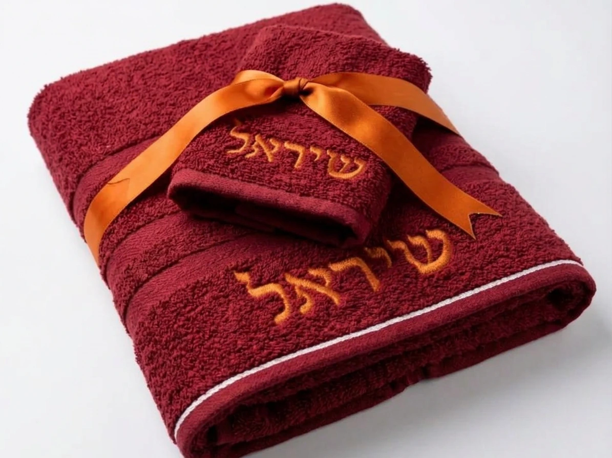 תמונת מוצר בצבע בורדו